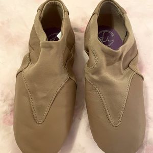 Motion Jazz Shoes by Russian Pointe (Dance)